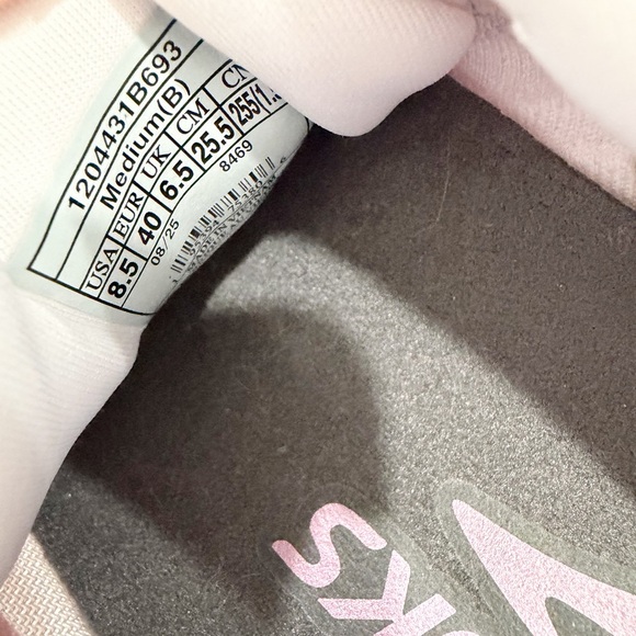 Brooks Adrenaline GTS 25 Women’s Shoes - Picture 9 of 11